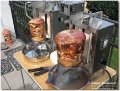 Ein Partyspaß der anderen Art - Überraschen Sie Ihre Gäste doch mit einem Gyrosspieß nach Original griechischer Rezeptur. Sie kaufen die benötigte Fleischmenge (ab 3kg) und die Miete für den Gyrosgrill ist inklusive !